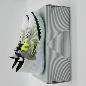 Nike Kyrie Flytrap W 9.5